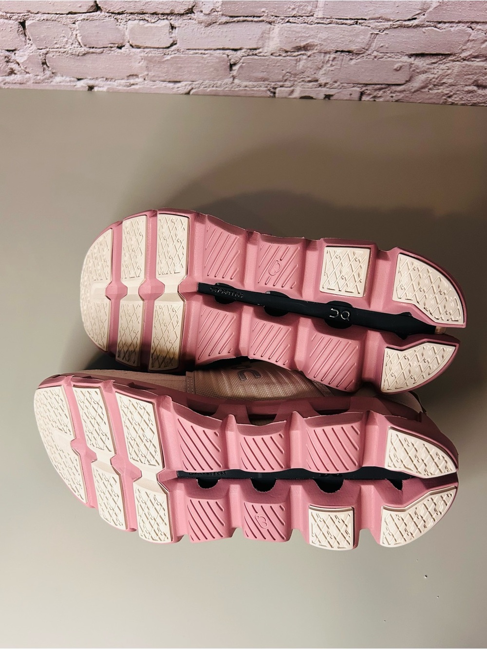 On Cloudswift 4 Women’s Athletic Shoe Pink New - Picture 6 of 7